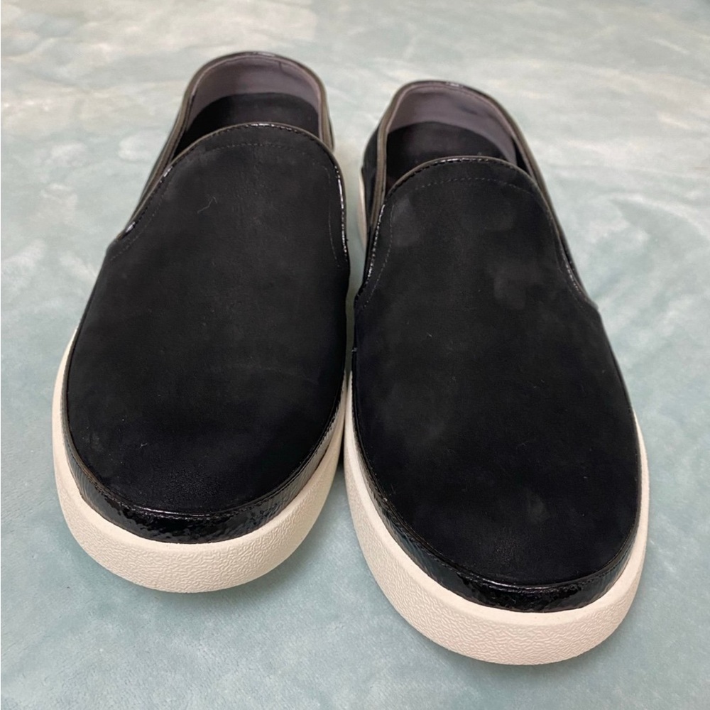 Vionic Women’s 8.5 black slip on mules